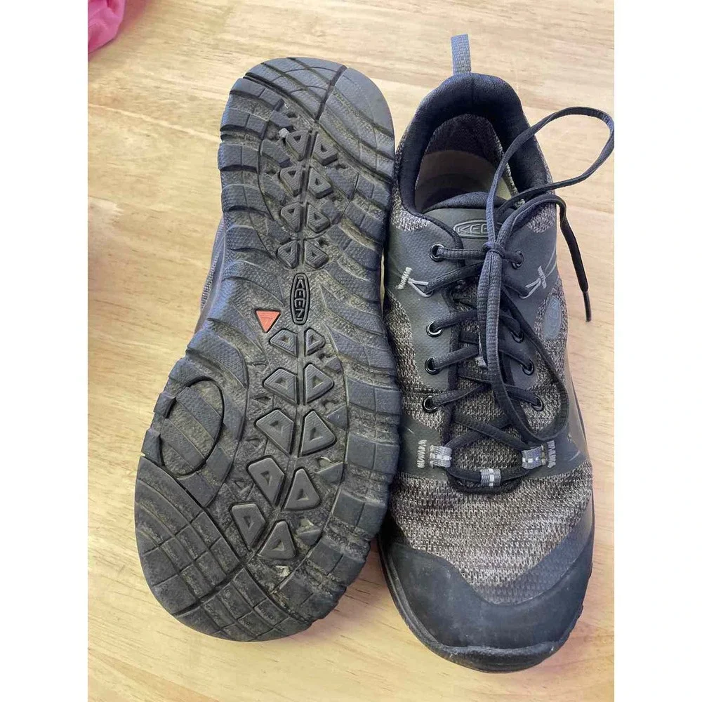 Shoe Size 7.5 Keen Black Hiking Shoes